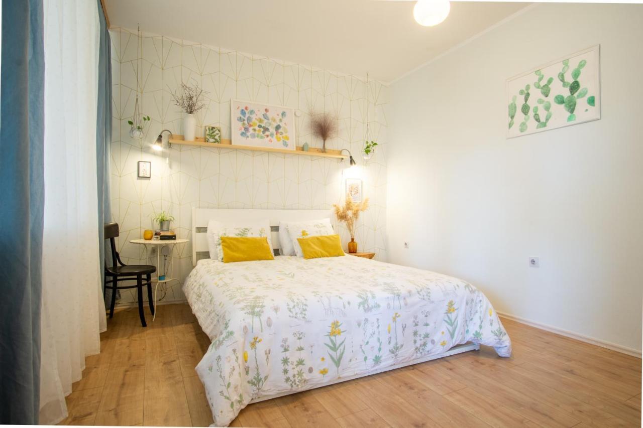 Spacious By The Sea 8+4 Apartment *
